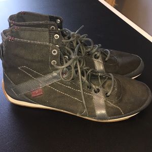 puma blue canvas shoes